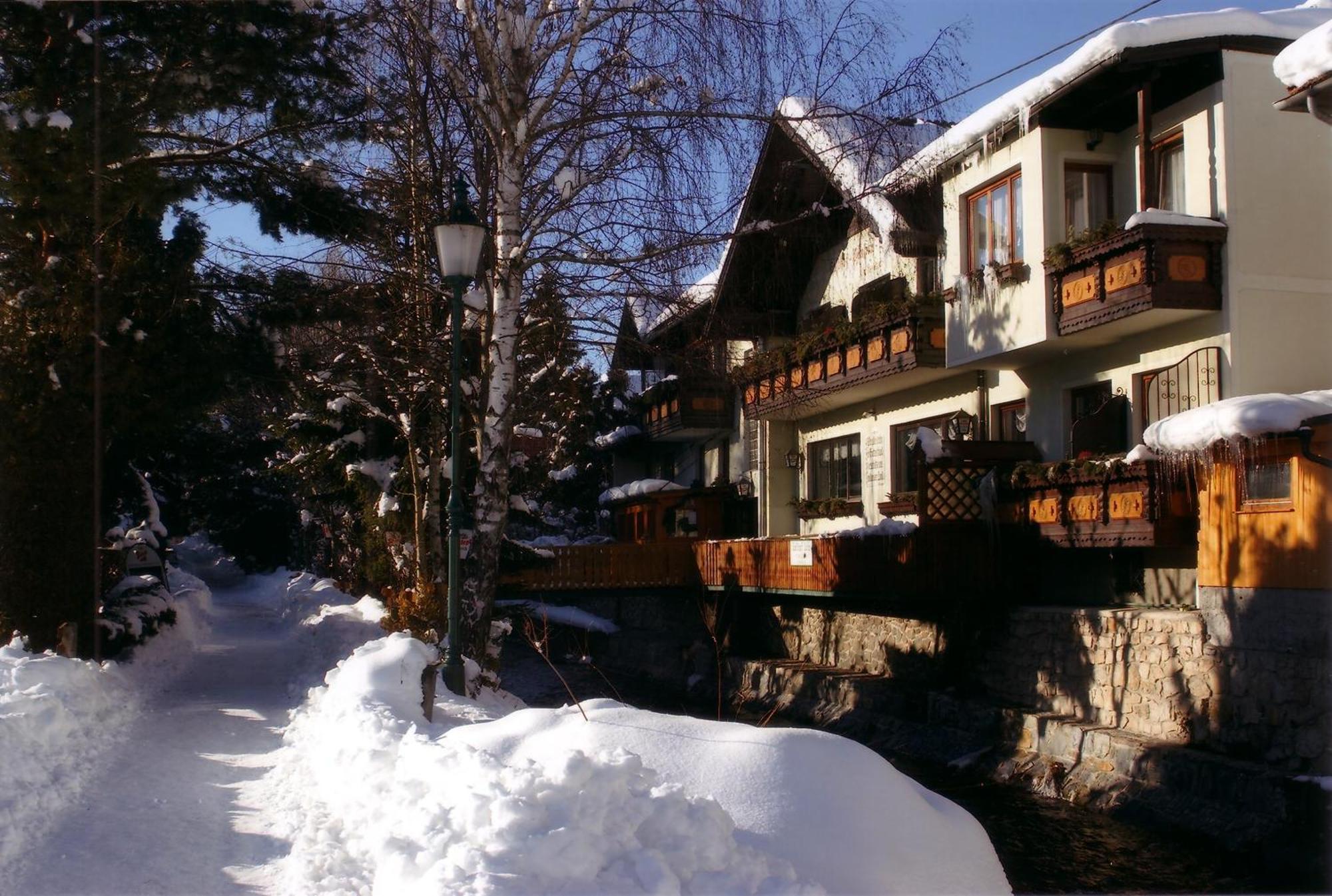 Gasthof Pension St. Wolfgang Kirchberg am Wechsel Kültér fotó